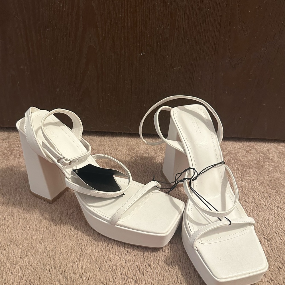 NWT Heeled Sandals